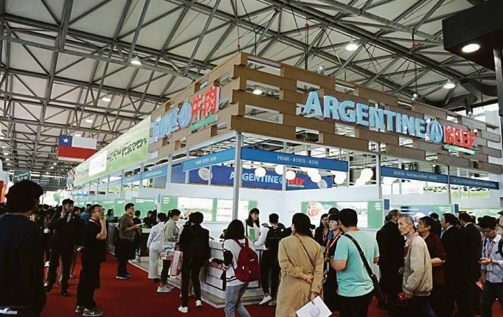 Argentina y china analizan las perspectivas sobre el comercio de derivados de&nbsp;porcinos&nbsp;y ar&aacute;ndanos. &nbsp;
