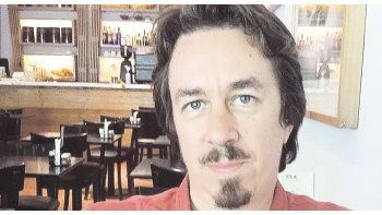 ámbito.com | Pedro Mairal. El autor de “Una noche con Sabrina Love” y su rico presente en las letras.