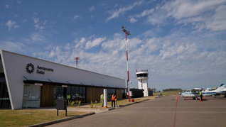 La ruta aérea Montevideo–Salto alcanzó los 10.000 pasajeros en poco más de un año. La ruta aérea Montevideo–Salto alcanzó los 10.000 pasajeros en poco más de un año.