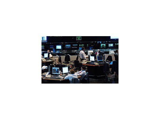 Los bonos treparon hasta 5,6% y la bolsa porteña subió 0,8%