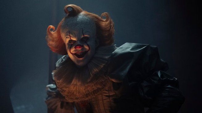 Bill Skarsgård vuelve como el payado Pennywise.