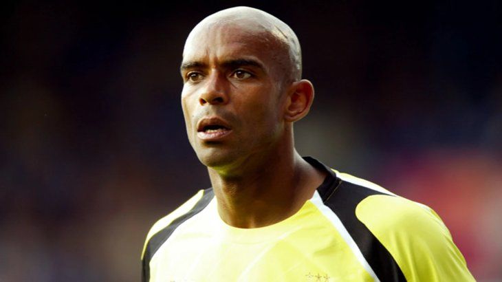 De ganar millones en el fútbol a la bancarrota, la historia del jugador inglés. De ganar millones en el fútbol a la bancarrota, la historia del jugador inglés.