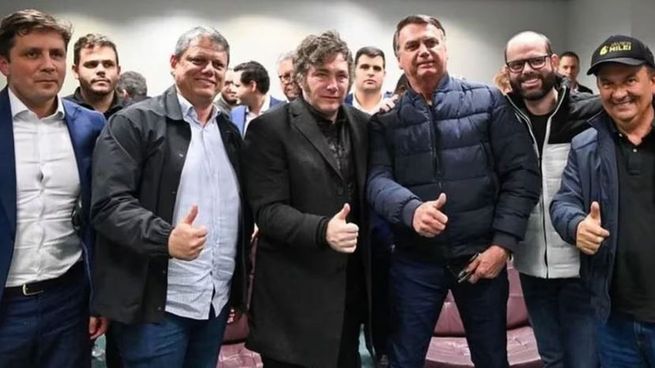 Javier Milei llegó a Brasil y encabezará junto a Jair Bolsonaro la cumbre conservadora en Camboriú