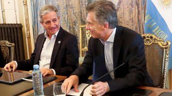 Andr&eacute;s Ibarra y Mauricio Macri.