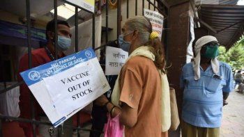 India, el mayor productor mundial de vacunas, se quedó sin dosis contra el coronavirus para sus habitantes.