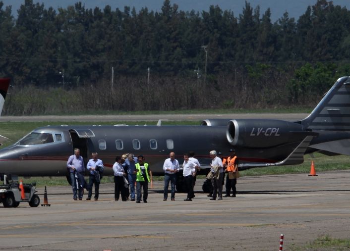 Cambiemos llegó con 15 aviones privados en Jujuy (foto 19)