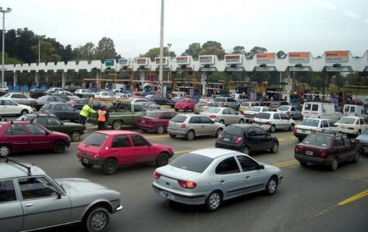 Vialidad Nacional actualizó las tarifas de los peajes en los accesos Norte y Oeste, con fuertes diferencias entre usuarios de TelePASE y pago manual. Vialidad Nacional actualizó las tarifas de los peajes en los accesos Norte y Oeste, con fuertes diferencias entre usuarios de TelePASE y pago manual.