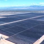 En esta primera etapa contará con más de 518.000 paneles solares bifaciales instalados sobre unas 350 hectáreas. En esta primera etapa contará con más de 518.000 paneles solares bifaciales instalados sobre unas 350 hectáreas.