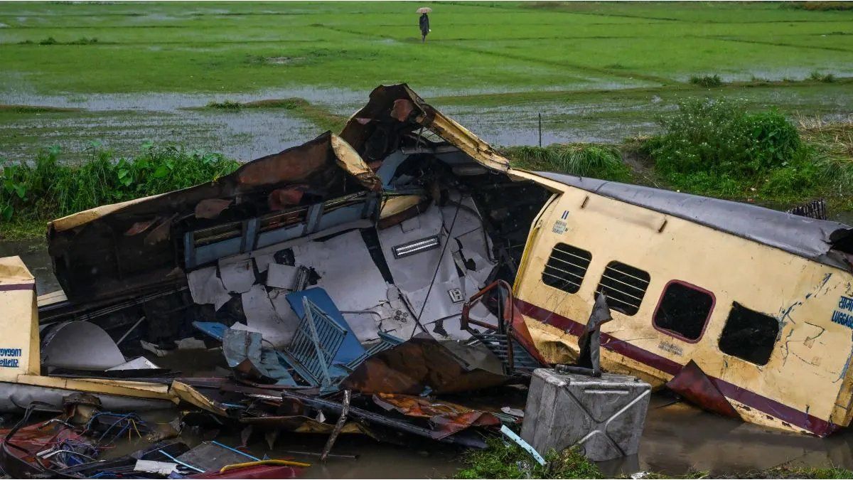 at least 9 dead and dozens injured in a train crash
