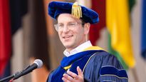 Warby Parker pasó de una idea universitaria a convertirse en una de las marcas ópticas más reconocidas. Warby Parker pasó de una idea universitaria a convertirse en una de las marcas ópticas más reconocidas.