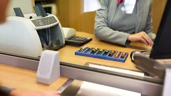 El titular del Palacio de Hacienda y el titular del BCRA, Santiago Bausili, recibieron a los directivos de los principales bancos locales y extranjeros.