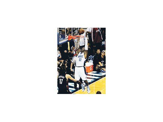 Dwight Howard fue la gran figura de los Orlando Magic en un nuevo triunfo ante Cleveland Cavaliers.
