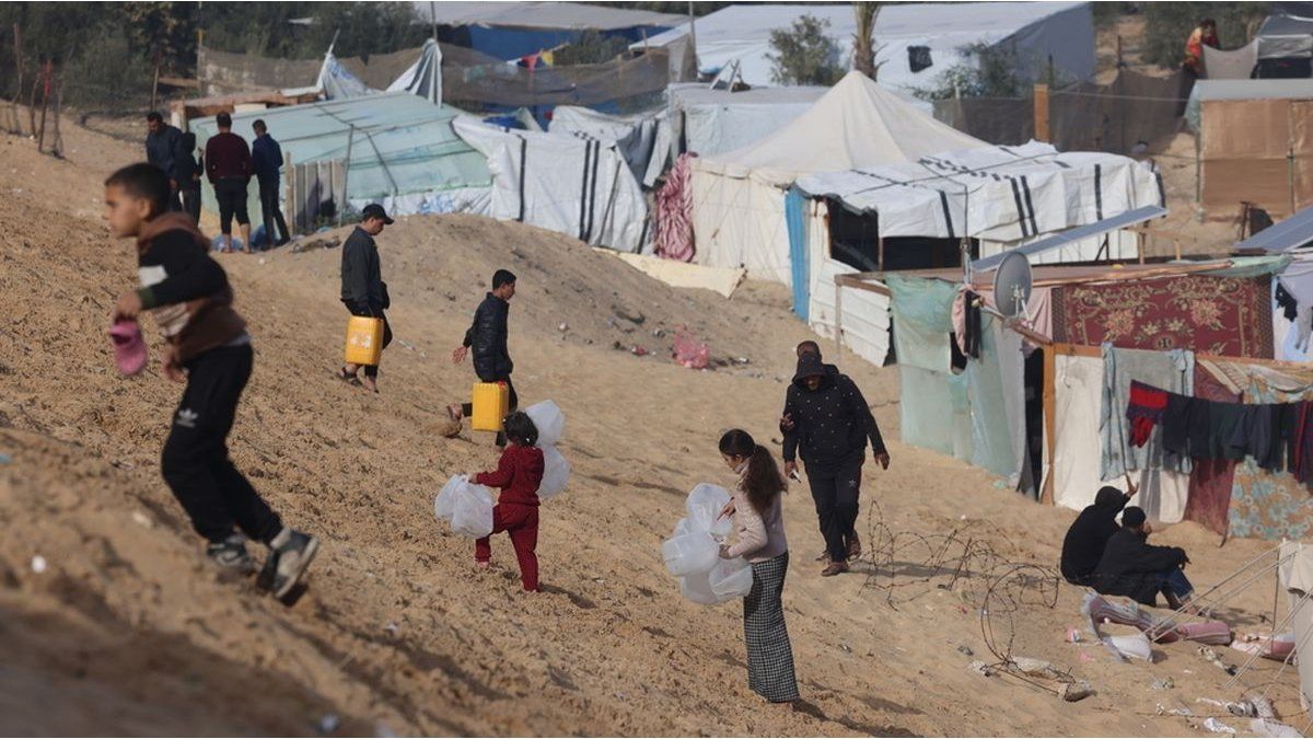 Palestinian engineer invented a system to purify water in Gaza using war remains