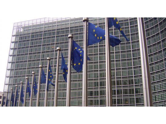 UE prevé crecimiento de todos los países miembros por primera vez en casi una década