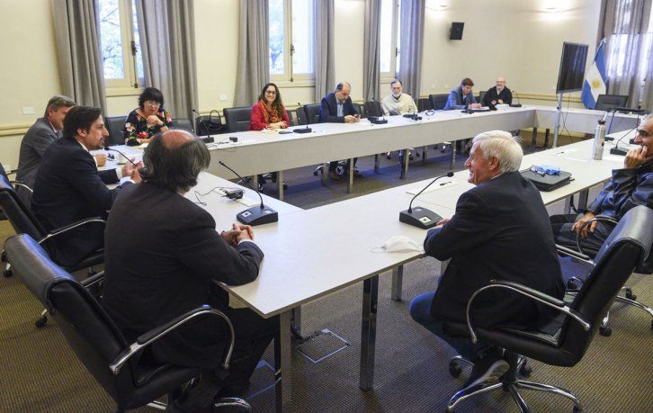 El ministro de Educación se juntó con empresarios del sector de la computación, el titular de la UOM y cámaras empresarias.