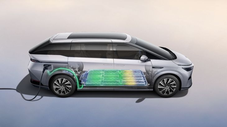 Its propulsion system combines a 1.5-liter, 110 kW (148 HP) turbo gasoline engine, whose function is not to move the vehicle, but to recharge the battery when the energy level drops. Its propulsion system combines a 1.5-liter, 110 kW (148 HP) turbo gasoline engine, whose function is not to move the vehicle, but to recharge the battery when the energy level drops.