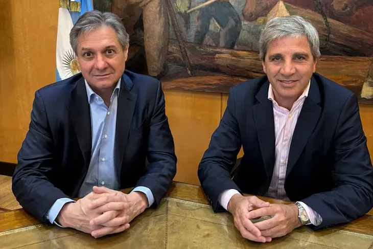 Daza, viceministro de Economía, junto al ministro Luis Caputo. Daza, viceministro de Economía, junto al ministro Luis Caputo.