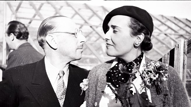Fotografías tomadas por Alfredo González Garaño en la casa de Mar del Plata de Victoria Ocampo, durante la primera visita de Igor Stravinsky&nbsp; a la Argentina en 1936.