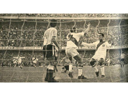Argentina empató con Perú en la Bombonera en 1969 y se quedó sin Mundial.
