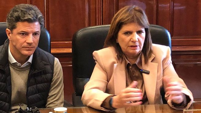En Llao Llao. Patricia Bulllrich y su principal asesor económico Luciano Laspina.&nbsp;