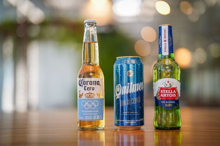 La cerveza sin alcohol ya representa cerca del 1,3% del mercado argentino y gana presencia en brindis y reuniones sociales. Quilmes también ofrece esta opción en el mercado nacional La cerveza sin alcohol ya representa cerca del 1,3% del mercado argentino y gana presencia en brindis y reuniones sociales. Quilmes también ofrece esta opción en el mercado nacional