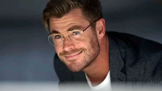 Chris Hemsworth, protagonista de la película Spiderhead, disponible en Netflix.
