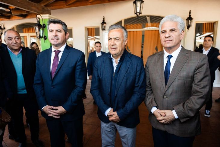 Marcelo Orrego, de San Juan; Alfredo Cornejo, de Mendoza; y Claudio Poggi, de San Luis. Días atrás, los tres gobernadores de Cuyo lanzaron un plan de seguridad regional. Marcelo Orrego, de San Juan; Alfredo Cornejo, de Mendoza; y Claudio Poggi, de San Luis. Días atrás, los tres gobernadores de Cuyo lanzaron un plan de seguridad regional.