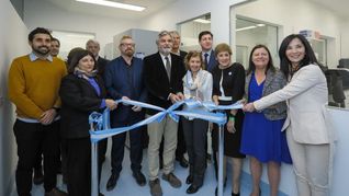 El equipo de investigadores formados en el CONICET que integran Galtec junto con el ministro de Ciencia, Tecnología e Innovación Productiva, Daniel Filmus.&nbsp;