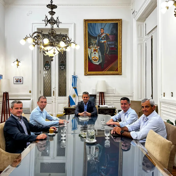 Campero, Picat, Menem, Bornoroni y Tournier, anunciando la nueva ampliación del bloque libertario.