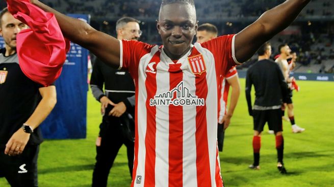 Edwuin Cetré no seguirá su carrera en Brasil y volverá a ponerse a disposición de Eduardo Domínguez en Estudiantes.