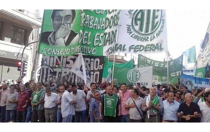 Para que el bono recomponga tendría que ser de 10 mil pesos, si no más”, dijo Godoy.