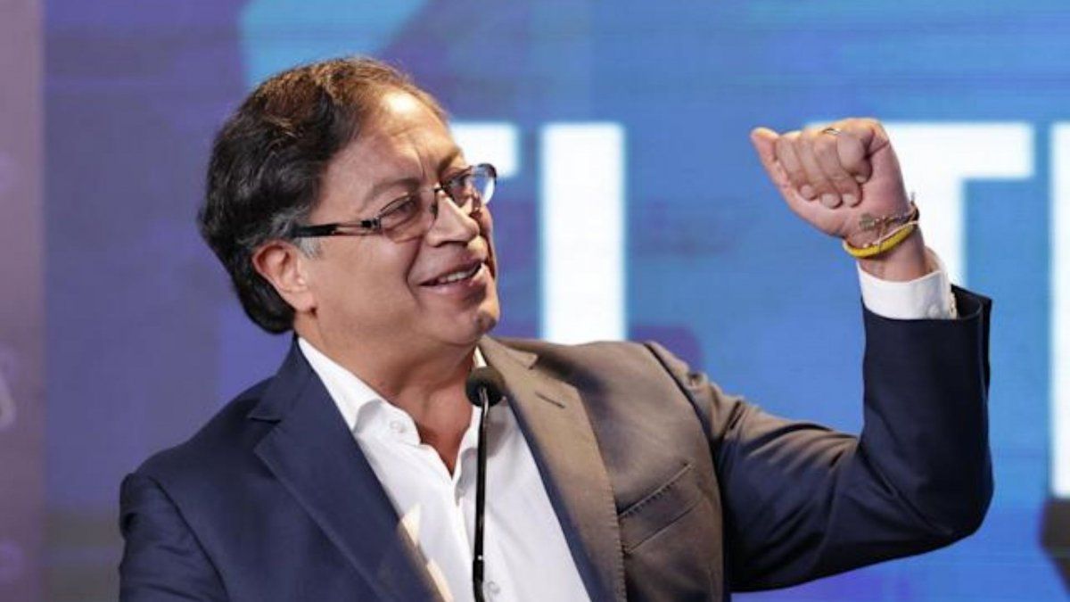 Gustavo Petro, the favorite candidate in the Colombian presidential elections, receives death threats