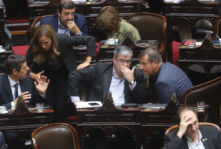 La sesión se celebra a pocos días del escándalo que se vivió en el recinto de Diputados.