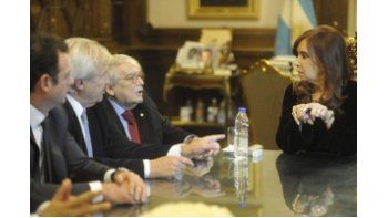 ámbito.com | La Presidente, Méndez, industriales y funcionarios en la reunión en Casa Rosada.