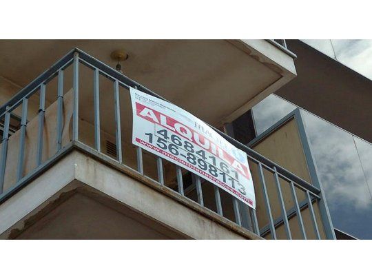 La nueva ley beneficia ampliamente a los inquilinos, pero los dueños de las inmobiliarias ya anunciaron que trasladarán el costo de la comisión a los contratos.