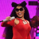 Nacida en Trinidad y Tobago, pero Estadounidense por elección y fanática de Trump. Nacida en Trinidad y Tobago, pero Estadounidense por elección y fanática de Trump.