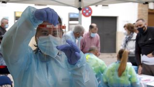 cordoba: continua vacunacion contra coronavirus sin turnos a menores de 3 a 17 anos
