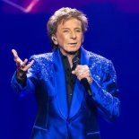 El cantante de 82 años pospuso una gira para someterse a un tratamiento. El cantante de 82 años pospuso una gira para someterse a un tratamiento.