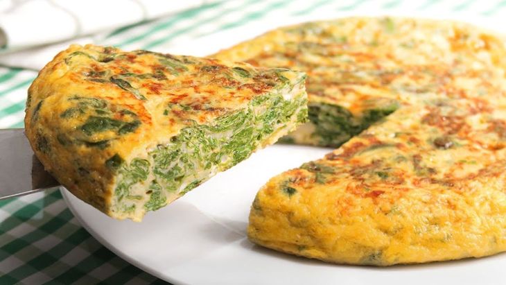 Aprende a preparar una tortilla de acelga y zanahoria que está igual de rica que la de patatas 107 Merca2.es ¿Con qué se puede acompañar esta tortilla de acelga y zanahoria?