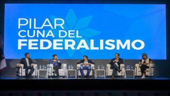 En el Bicentenario del Tratado del&nbsp;Pilar, el Intendente&nbsp;Federico Ach&aacute;val&nbsp;reuni&oacute; al Gobernador de la Provincia de Buenos Aires,&nbsp;Axel Kicillof; al Gobernador de Entre R&iacute;os, Gustavo Bordet, a la vicegobernadora de Santa Fe, Alejandra Rodenas; y el historiador Felipe Pigna.