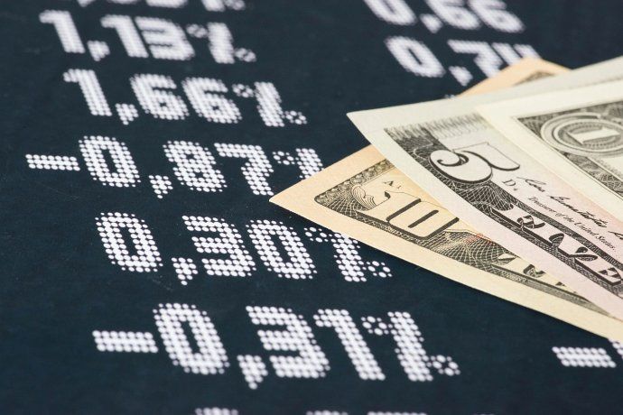 mercados finanzas vivo acciones bolsas inversiones bonos dolar tasas