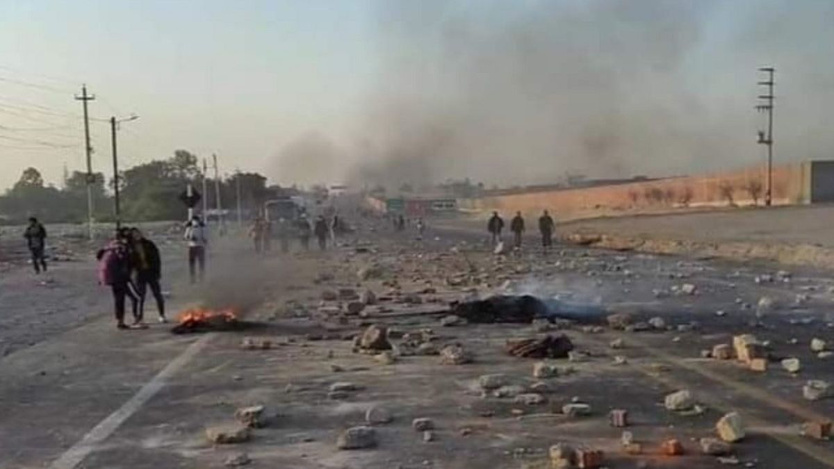 one dead and 15 injured in clashes with the police in a roadblock one dead and 15 injured in clashes with the police in a roadblock