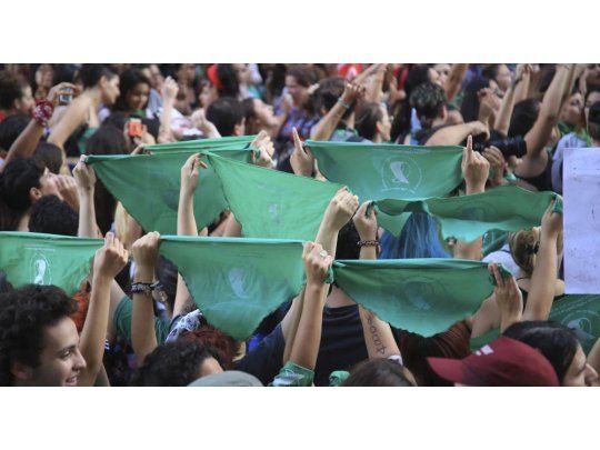 La protesta, que se llevará a cabo desde las 12, responde a la preocupación que manifestó la central obrera ante la imposibilidad de que las obras sociales de los sindicatos puedan afrontar los gastos de estas prácticas.