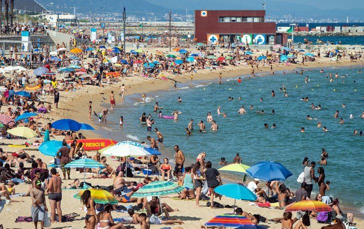 ámbito.com | Barcelona Playas España Verano.jpeg