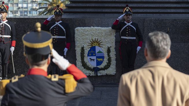 Yamandú Orsi recordó a los uruguayos alrededor del mundo.