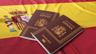 El pasaporte español, uno de los más deseados por los argentinos.