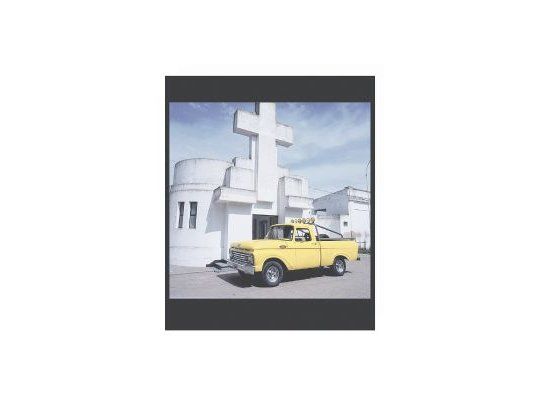 Del portfolio “Tristes trópicos” de Marcos López (fotografía 51 x 40), integrante de la exposición “Contradicciones urbanas”.