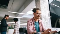 lanzan 500 becas de estudio para jovenes programadores: como postularse