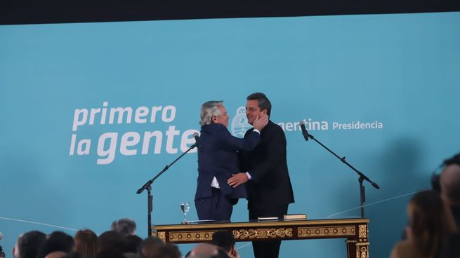 Sergio Massa juramenta como superministro de Economía.