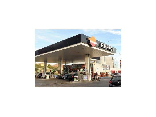 España: multan a Repsol y otras petroleras por pactar precios
